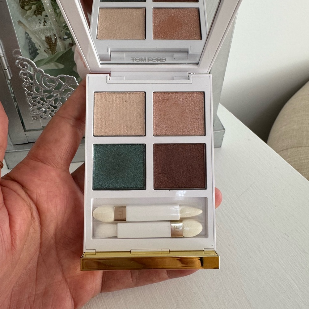 Tom Ford Women Makeup Quad Eyeshadow Palette - COLOR 01 EMERALD DUSK